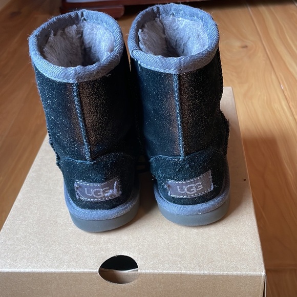 UGG Classic II Metallic Glitter - Picture 3 of 11